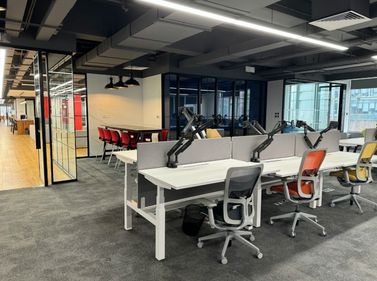 Innovative Ways to Optimize Office Space Layout with DeepSeek